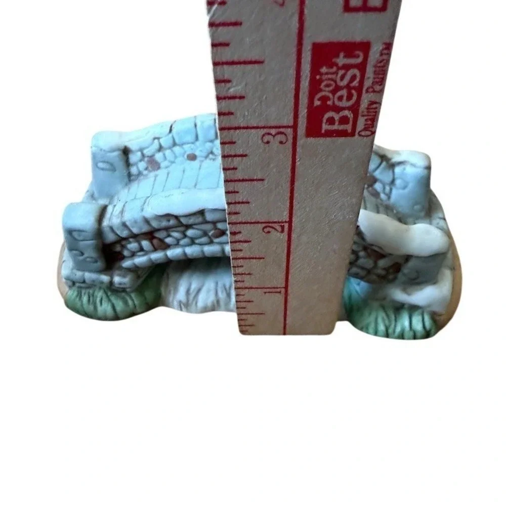 HOMCO Snow Covered Cobblestone Bridge Porcelain Christmas Village‎ 5106